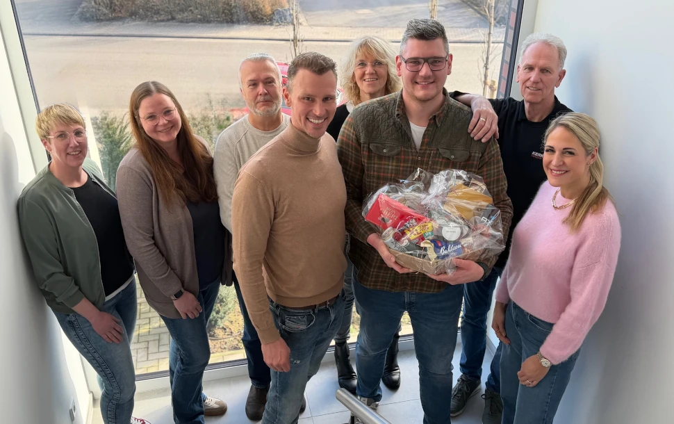 Hendrik Bröker feiert sein 10-jähriges Betriebsjubiläum bei Kerkhoff Transporte