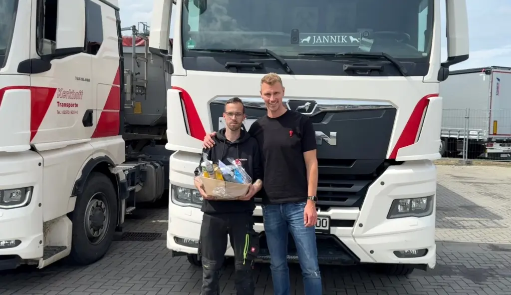 Wir gratulieren Jannik Austrup zur erfolgreich bestandenen Abschlussprüfung zum Berufskraftfahrer